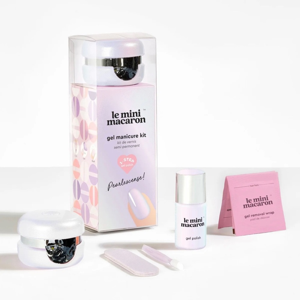 Le Mini Macaron Pearlescence Gel Manicure Kit w/ iridescent polish and LED lamp!